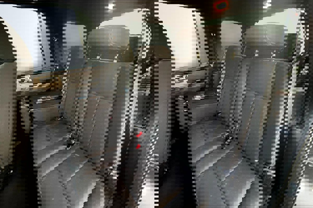 Used 2017 Ford Expedition XLT image 26