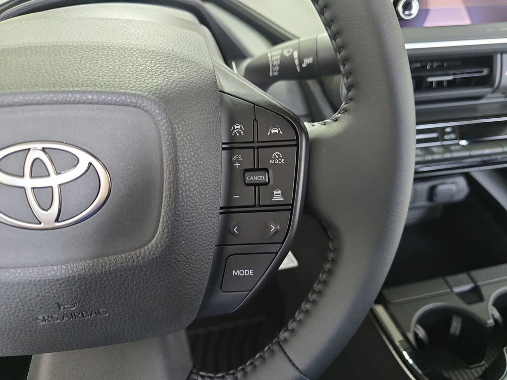 Used 2026 Toyota Prius LE FWD image 19