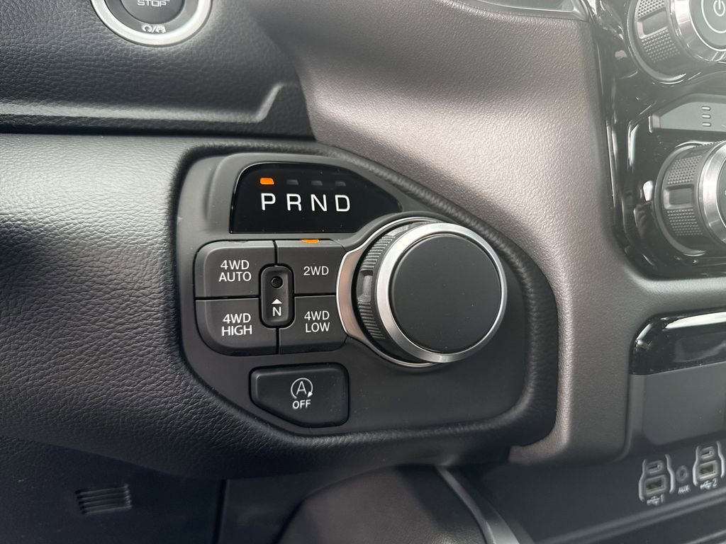 New 2026 RAM 1500 4x4 Crew Cab image 19