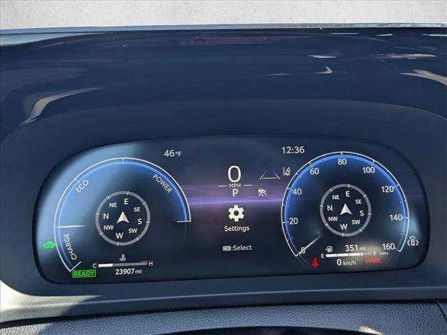 Used 2023 Toyota Crown Limited image 11