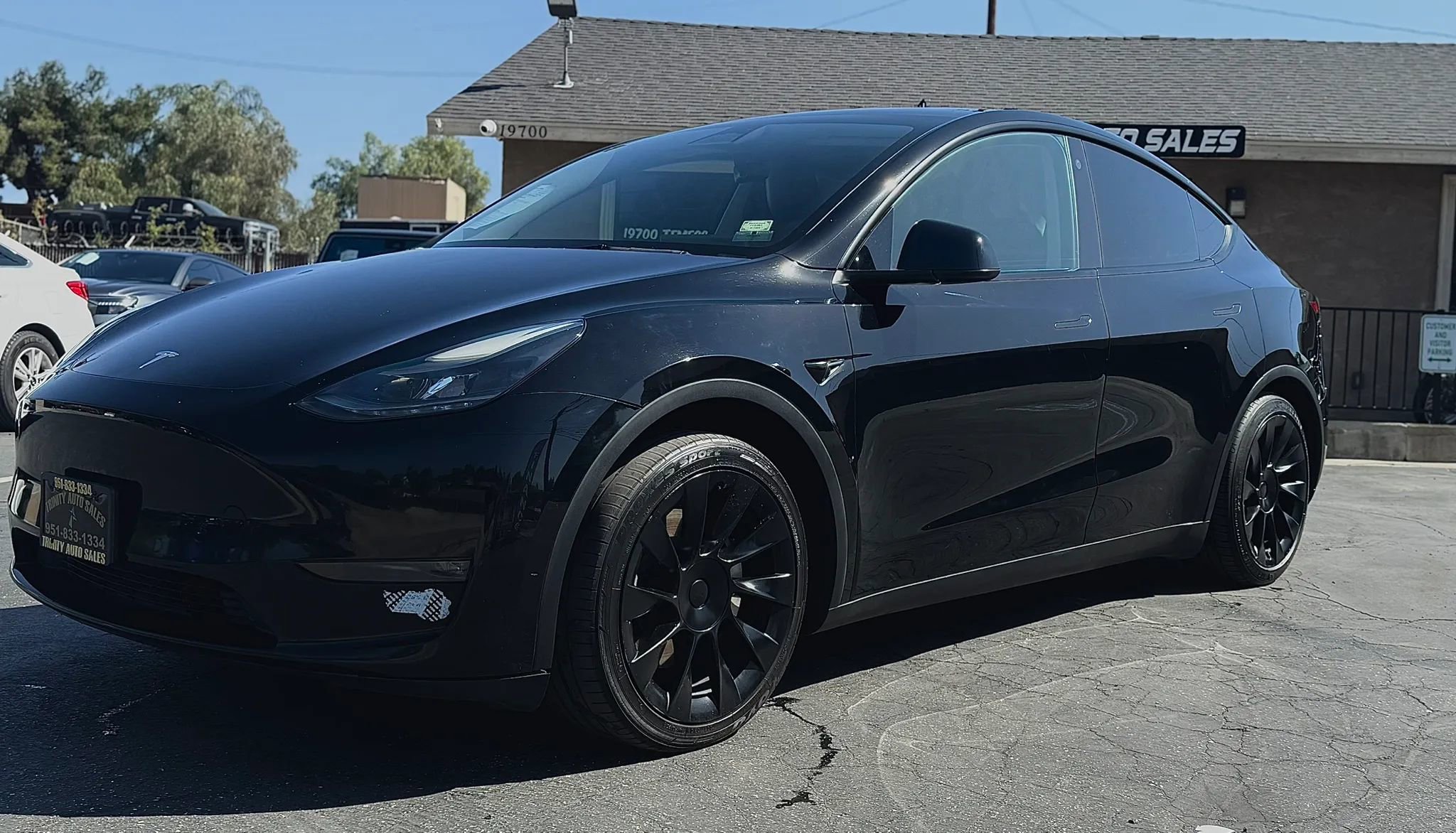 Used 2023 Tesla Model Y Long Range image 1