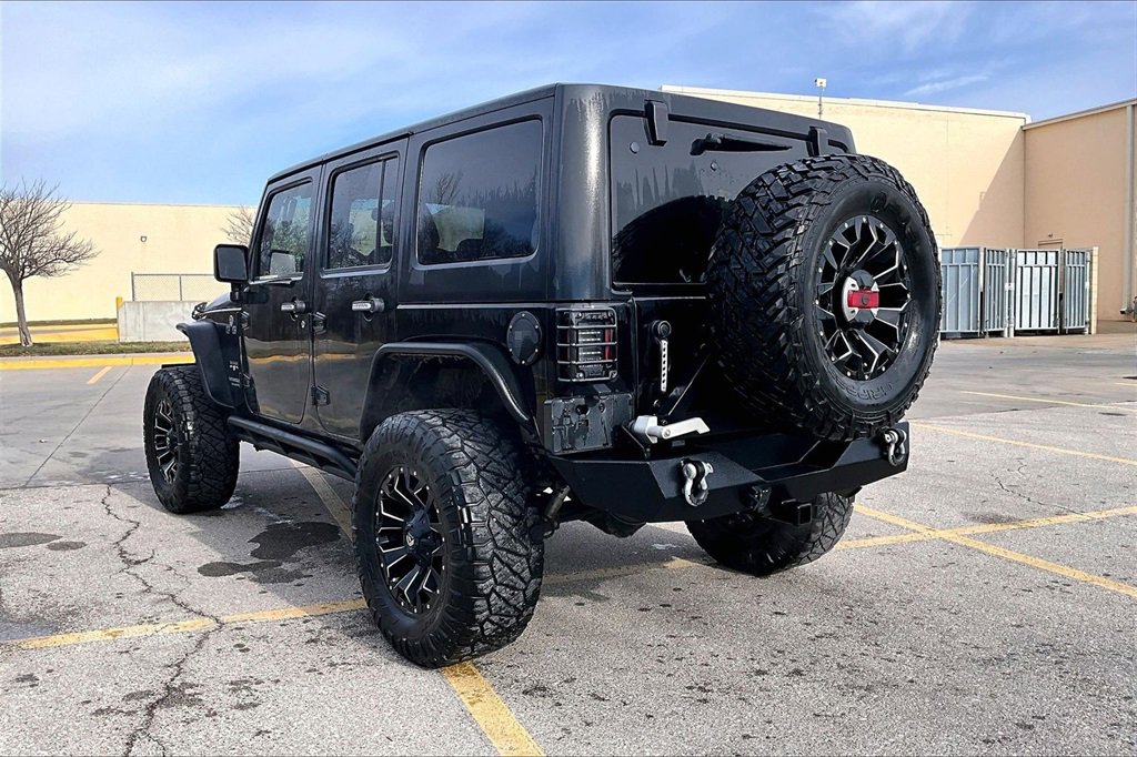 Used 2017 Jeep Wrangler Unlimited Sahara w/ Max Tow Package image 4