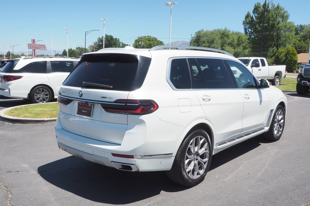Used 2026 BMW X7 xDrive40i AWD/4WD image 7