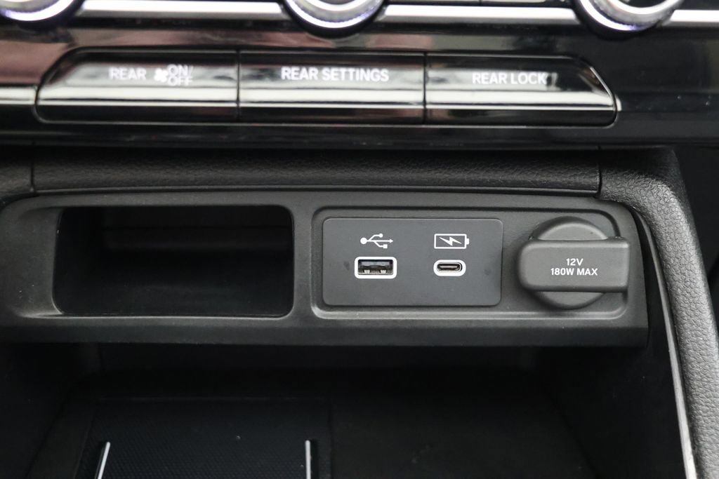 Used 2025 Honda Pilot Black Edition image 27