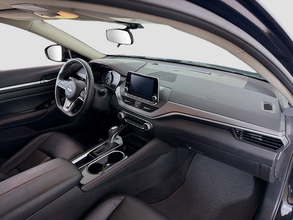 Used 2024 Nissan Altima 2.5 SR image 16