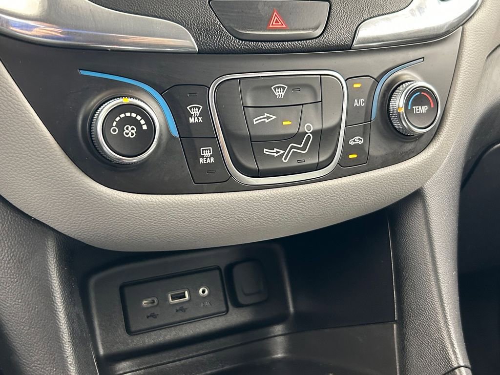 Used 2019 Chevrolet Equinox LS w/ LPO, Floor Liner Package FWD image 23