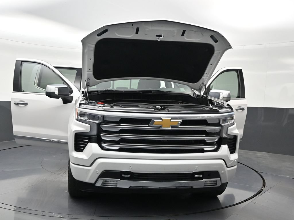 Used 2024 Chevrolet Silverado 1500 High Country AWD/4WD image 36