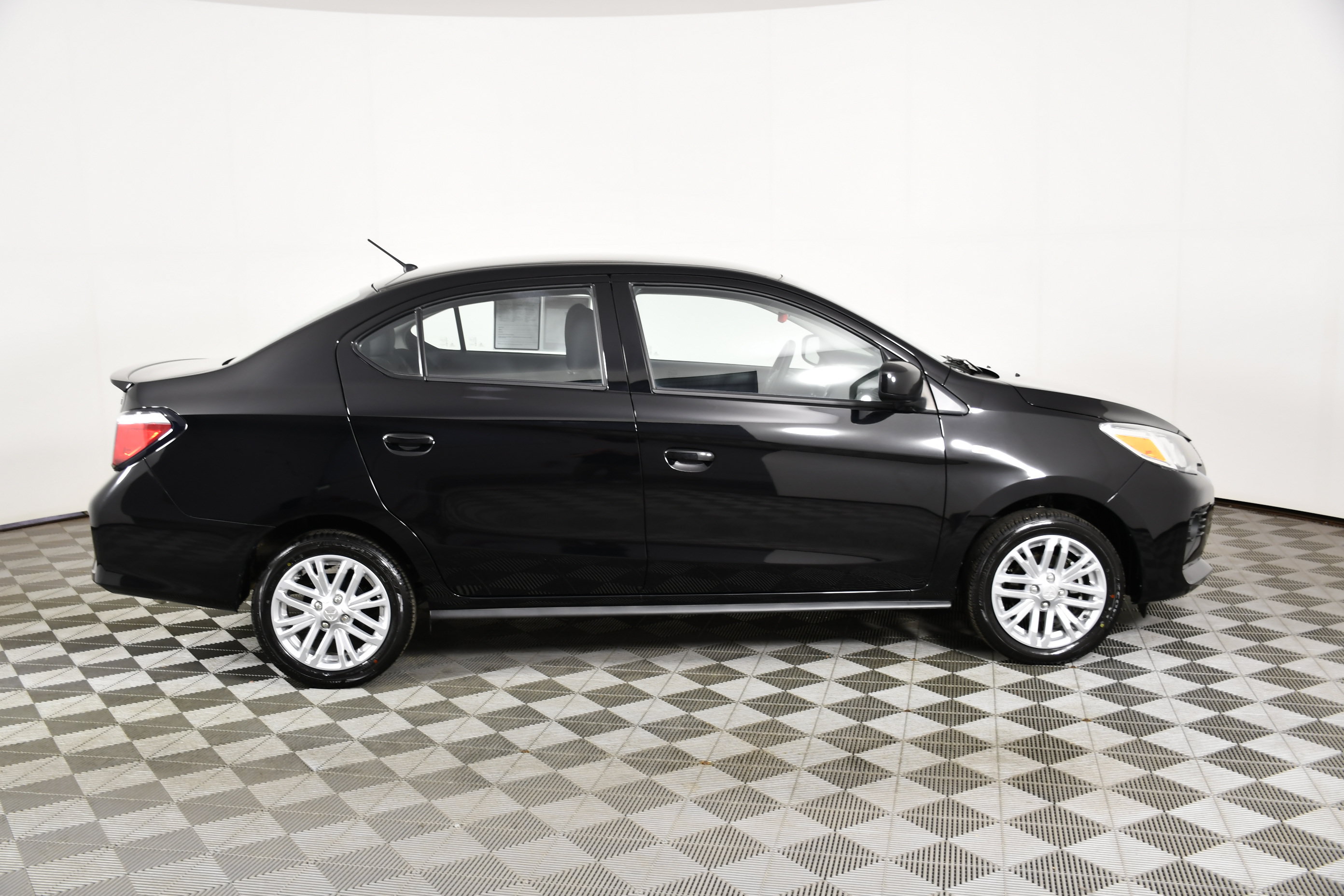 Used 2024 Mitsubishi Mirage G4 LE FWD image 5
