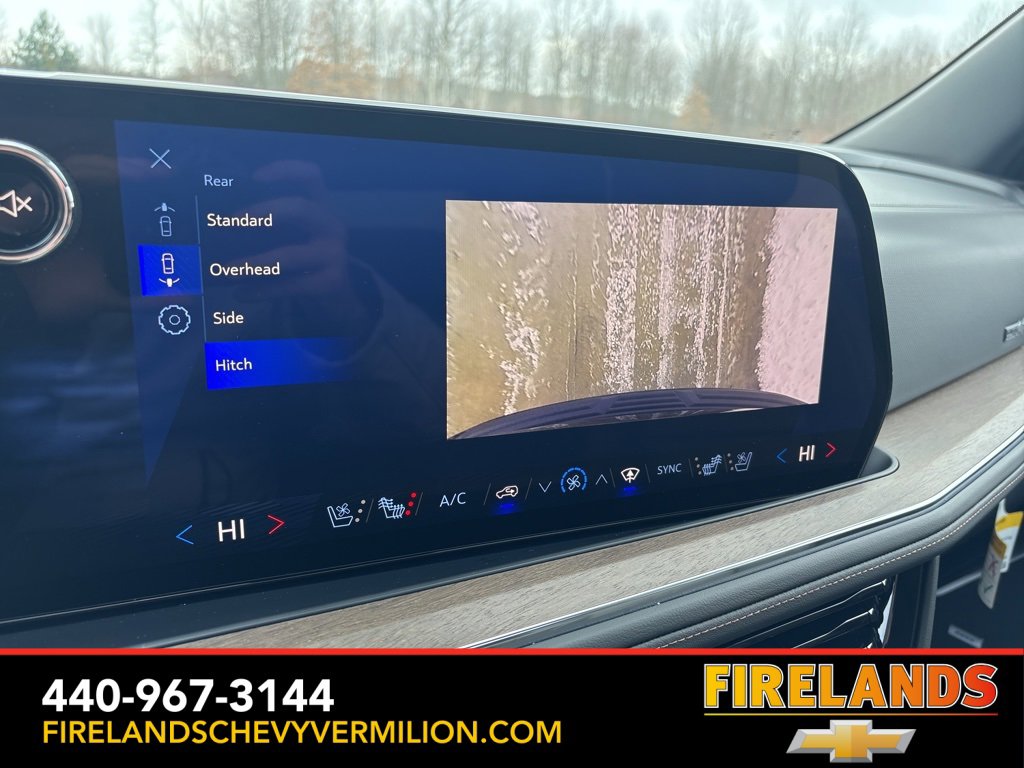 Used 2025 Chevrolet Suburban High Country image 29