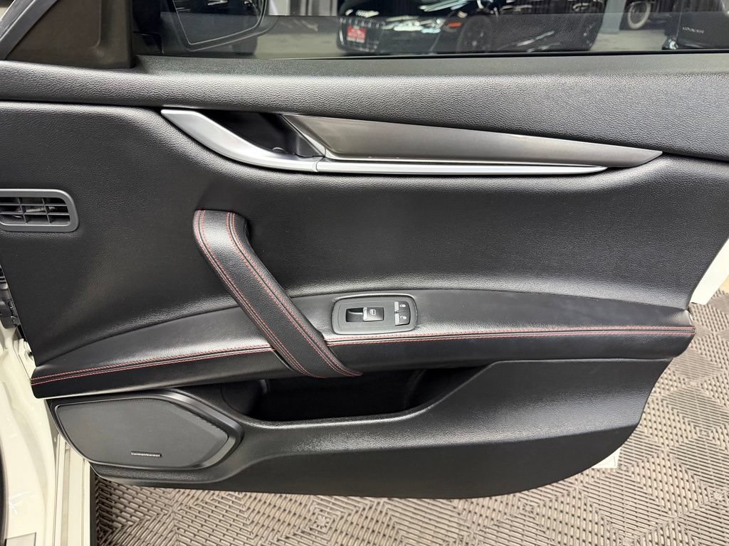 Used 2019 Maserati Ghibli S RWD image 53