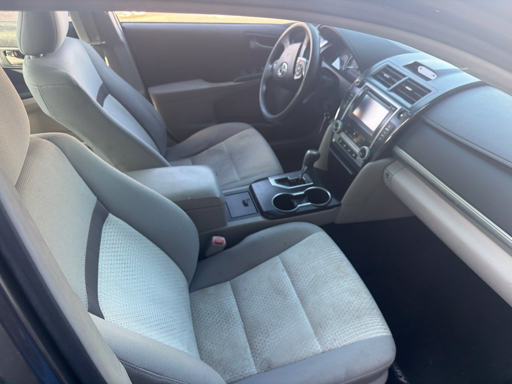 Used 2014 Toyota Camry LE FWD image 12