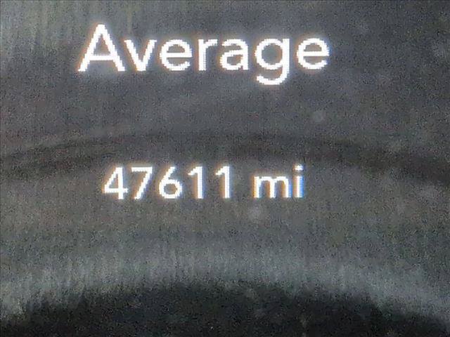 Used 2019 Dodge Challenger SXT RWD image 13