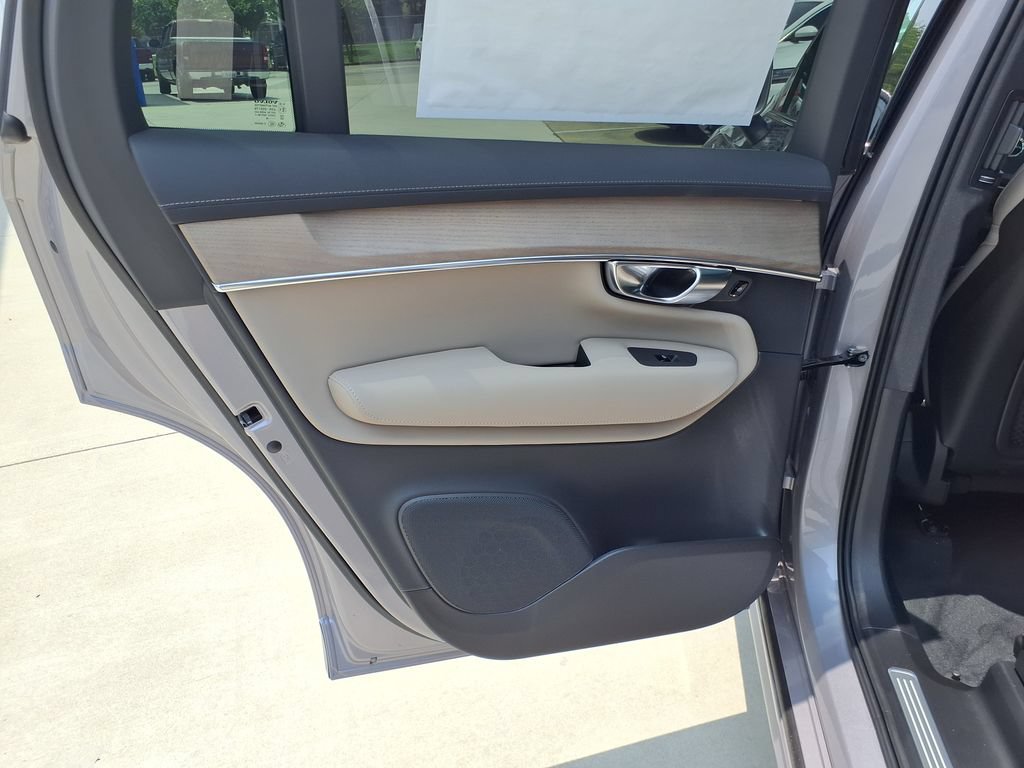 New 2026 Volvo XC90 B5 Plus AWD/4WD image 15