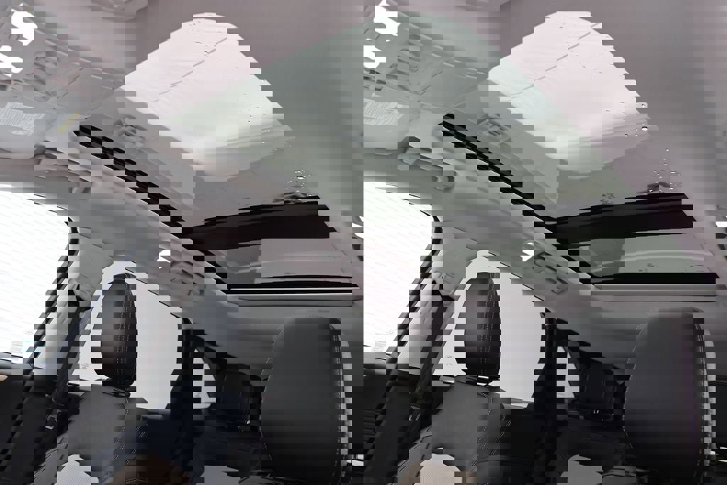 Used 2022 Ford Escape Titanium w/ Titanium Elite Package image 17