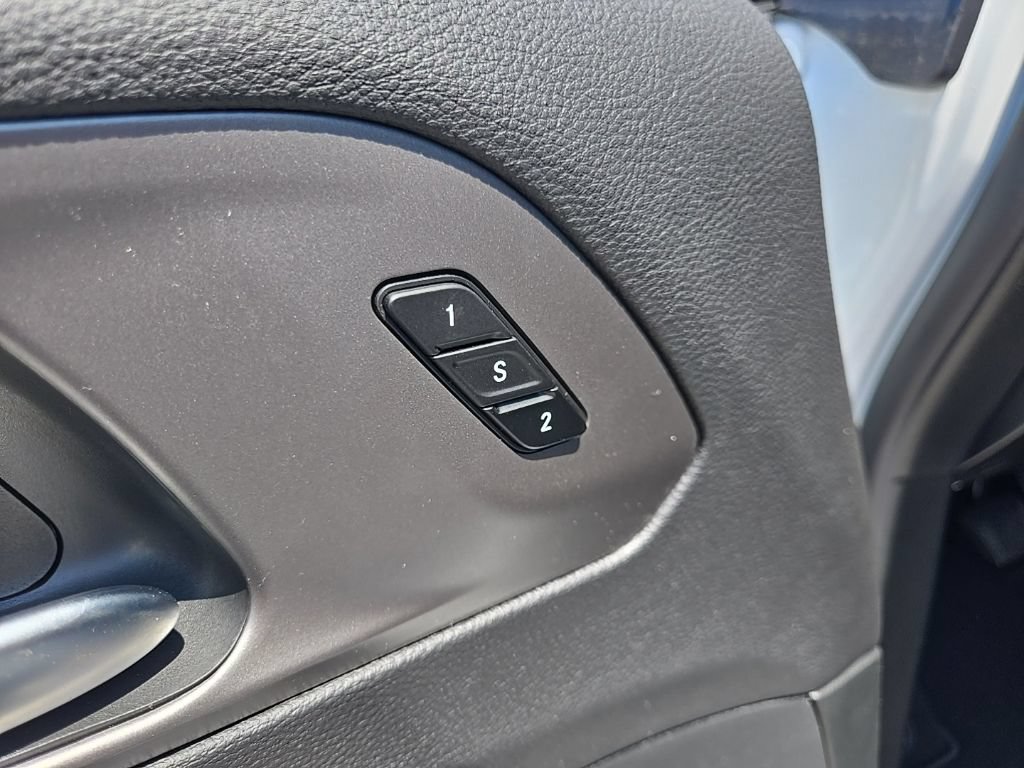 New 2027 Chrysler Pacifica Select w/ Family Tech Group AWD/4WD image 33