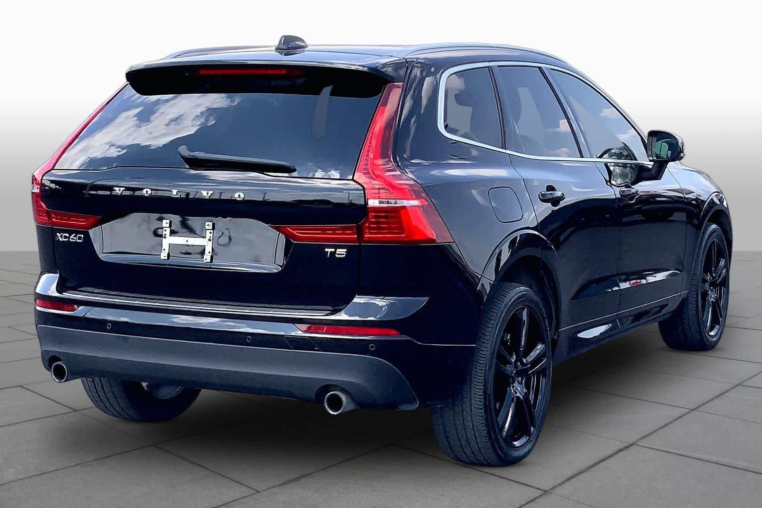 Used 2021 Volvo XC60 T5 Momentum w/ Protection Package Premier FWD image 13