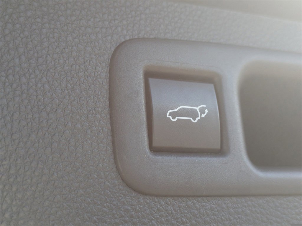 Used 2021 Toyota Highlander XLE image 13