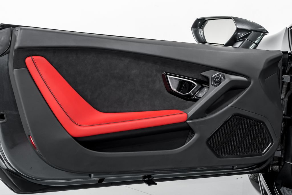 Used 2021 Lamborghini Huracan EVO RWD image 9