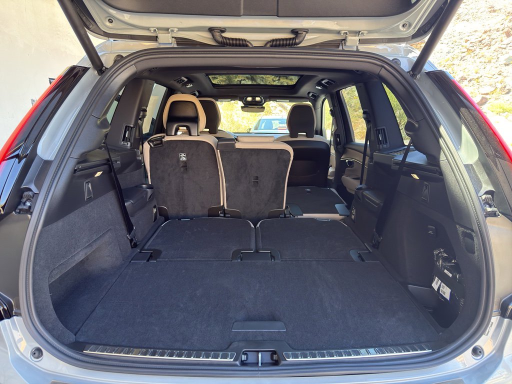 New 2026 Volvo XC90 T8 Plus w/ Protection Package Premier image 28