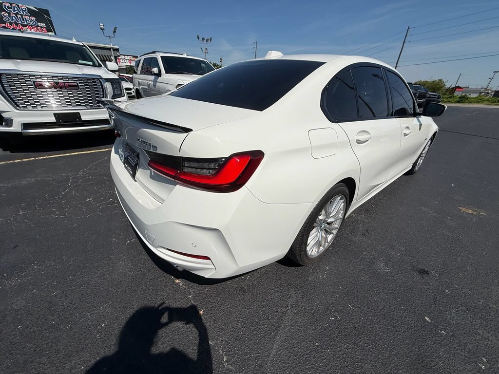 Used 2023 BMW 330e xDrive AWD/4WD image 3