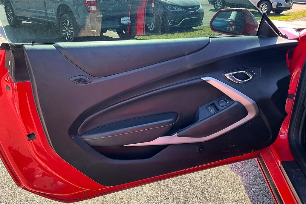 Used 2017 Chevrolet Camaro LT RWD image 21