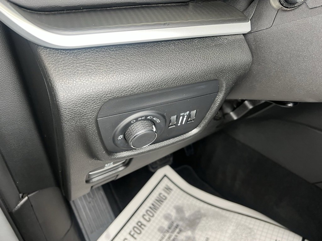 Used 2024 Jeep Grand Cherokee Altitude image 14