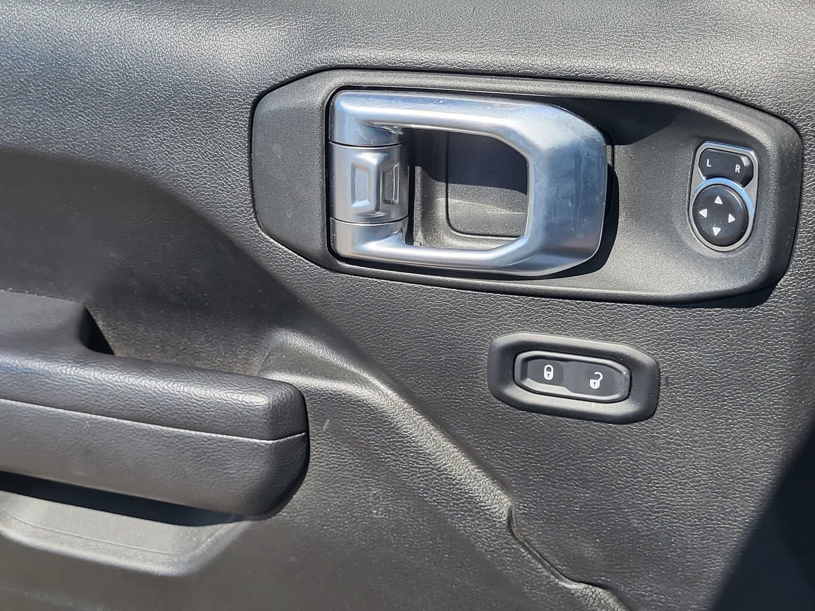 Used 2023 Jeep Gladiator Sport AWD/4WD image 14