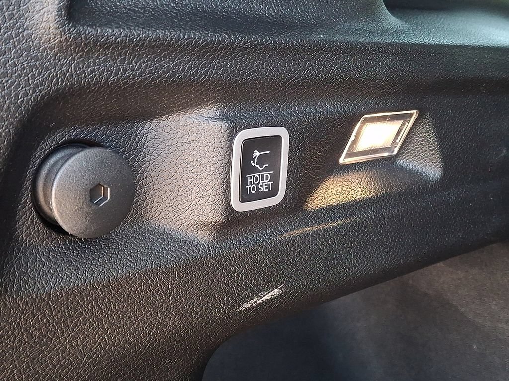 Used 2023 Jeep Grand Cherokee L Laredo AWD/4WD image 29