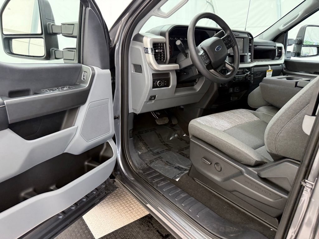 New 2026 Ford F250 XLT w/ FX4 Off-Road Package AWD/4WD image 33