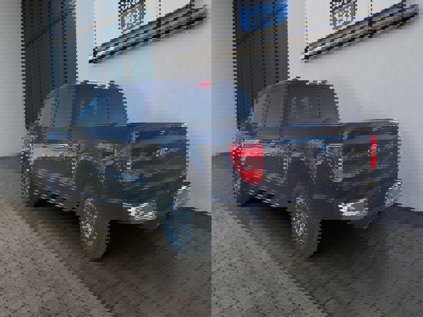 Used 2023 Ford F150 XLT w/ Equipment Group 302A High image 5