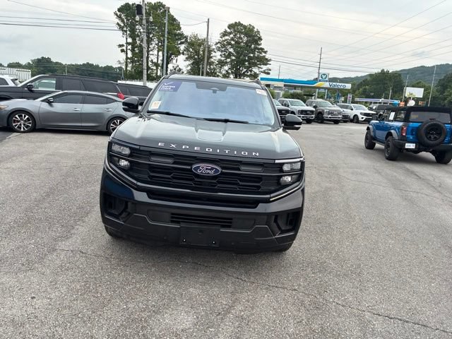 Used 2025 Ford Expedition Active AWD/4WD image 5