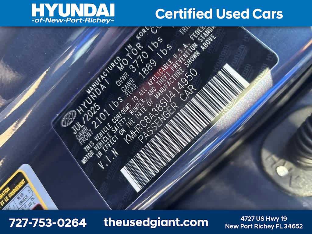 Used 2025 Hyundai Venue Limited image 12