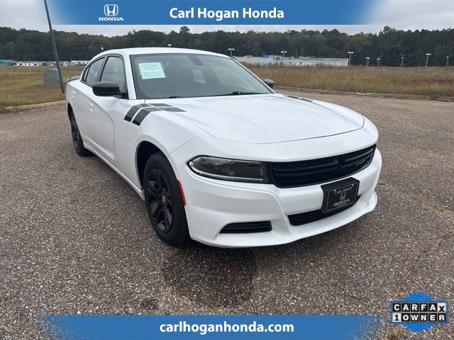 Used 2023 Dodge Charger SXT image 2