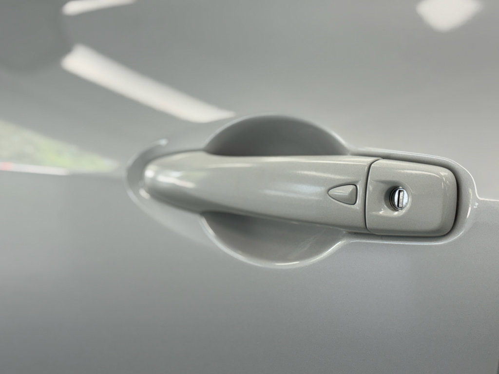 Used 2019 Nissan Kicks SV FWD image 11