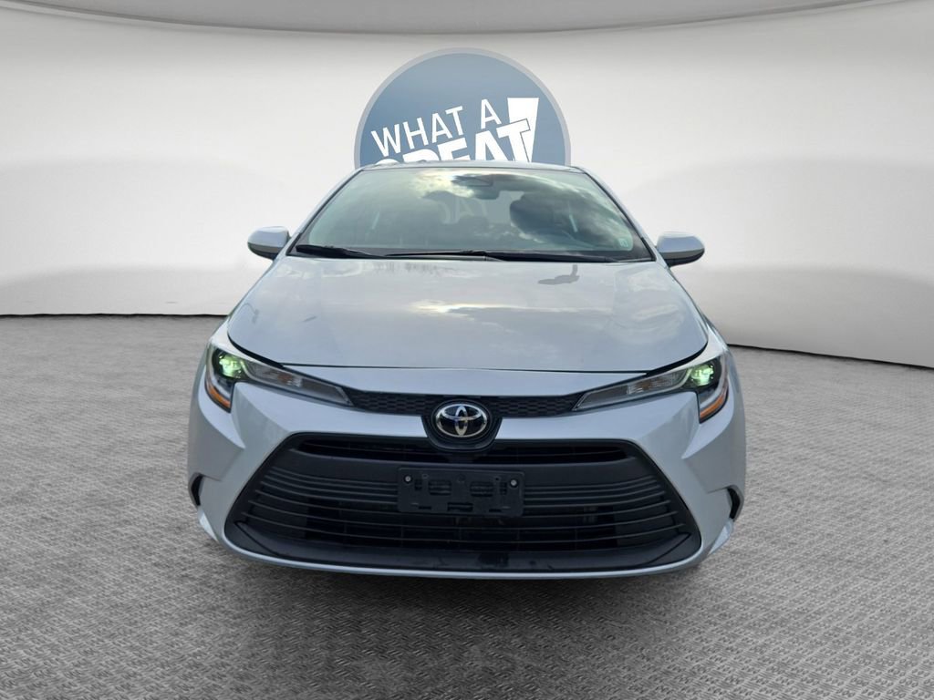 Used 2023 Toyota Corolla LE FWD image 9