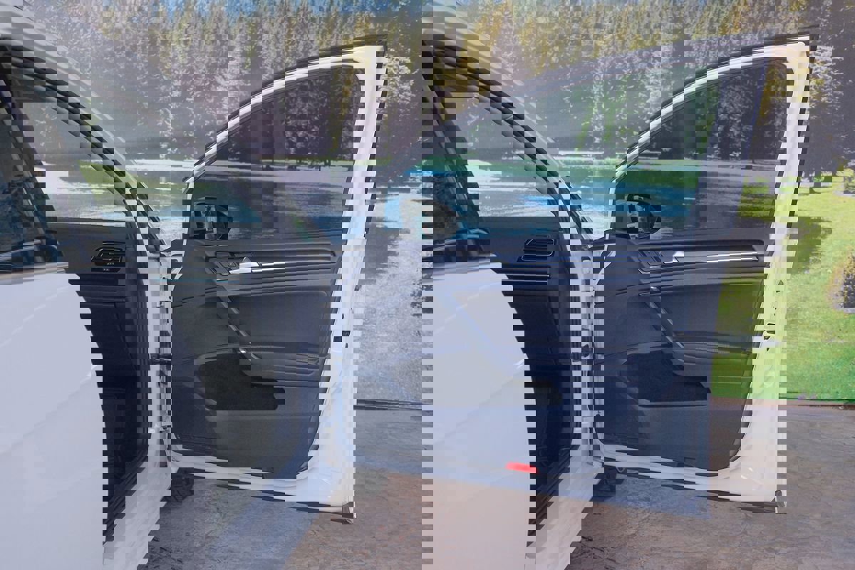 Used 2017 Volkswagen Golf SEL image 32