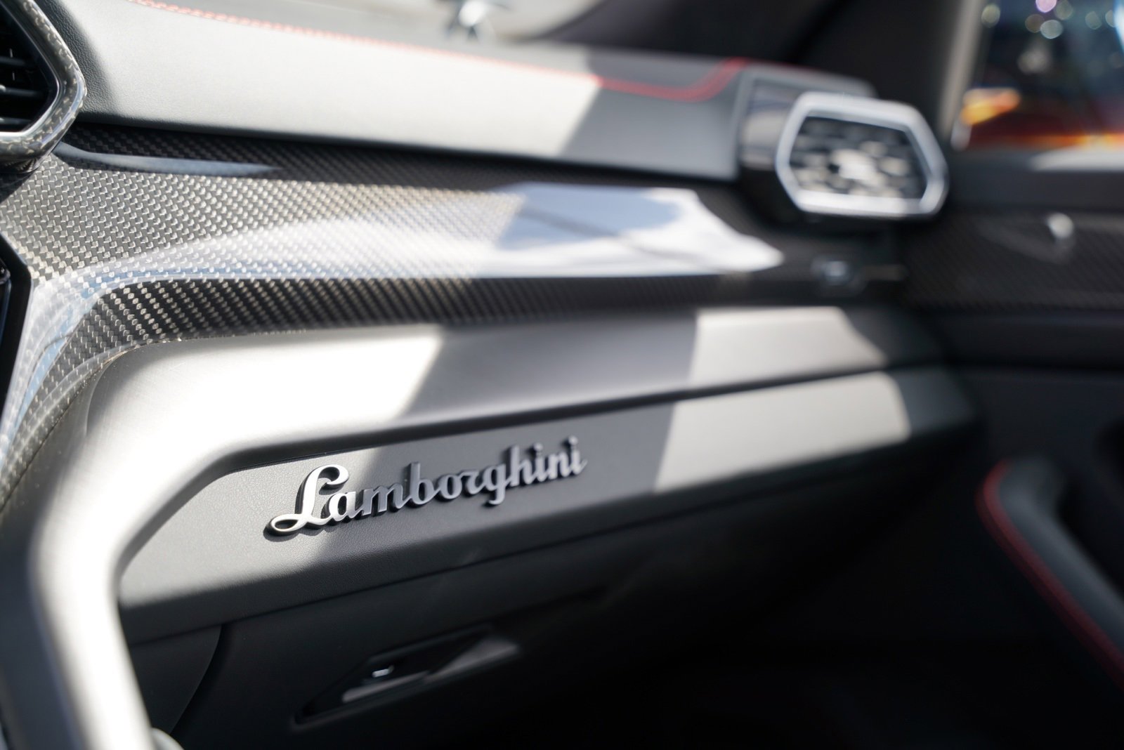 Used 2023 Lamborghini Urus S image 18