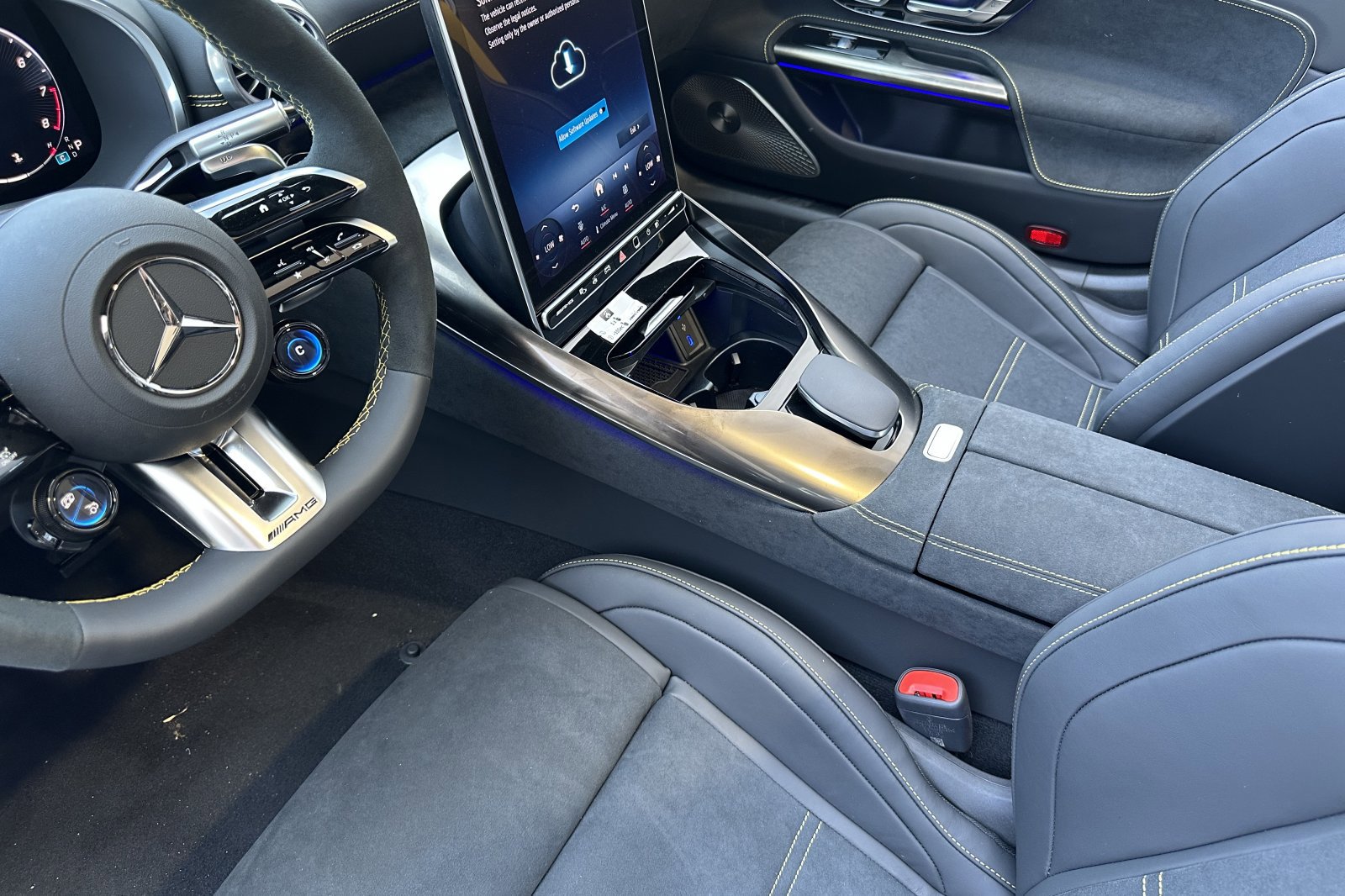 New 2025 Mercedes-Benz SL 63 AMG 4MATIC image 15