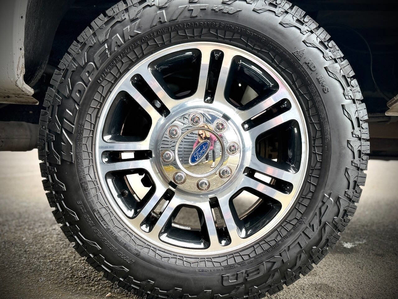 Used 2016 Ford F250 Platinum w/ FX4 Off-Road Package AWD/4WD image 13