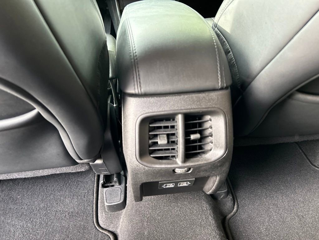 Used 2021 Jeep Cherokee Latitude Plus AWD/4WD image 27