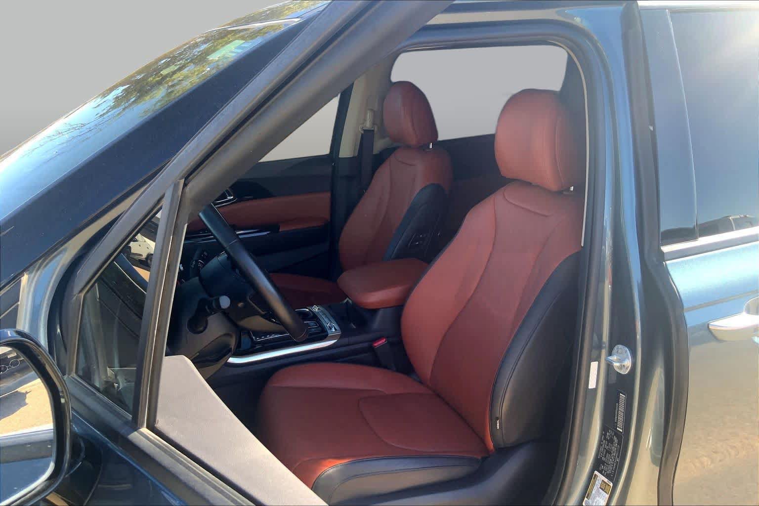 Used 2023 Kia Carnival SX FWD image 8