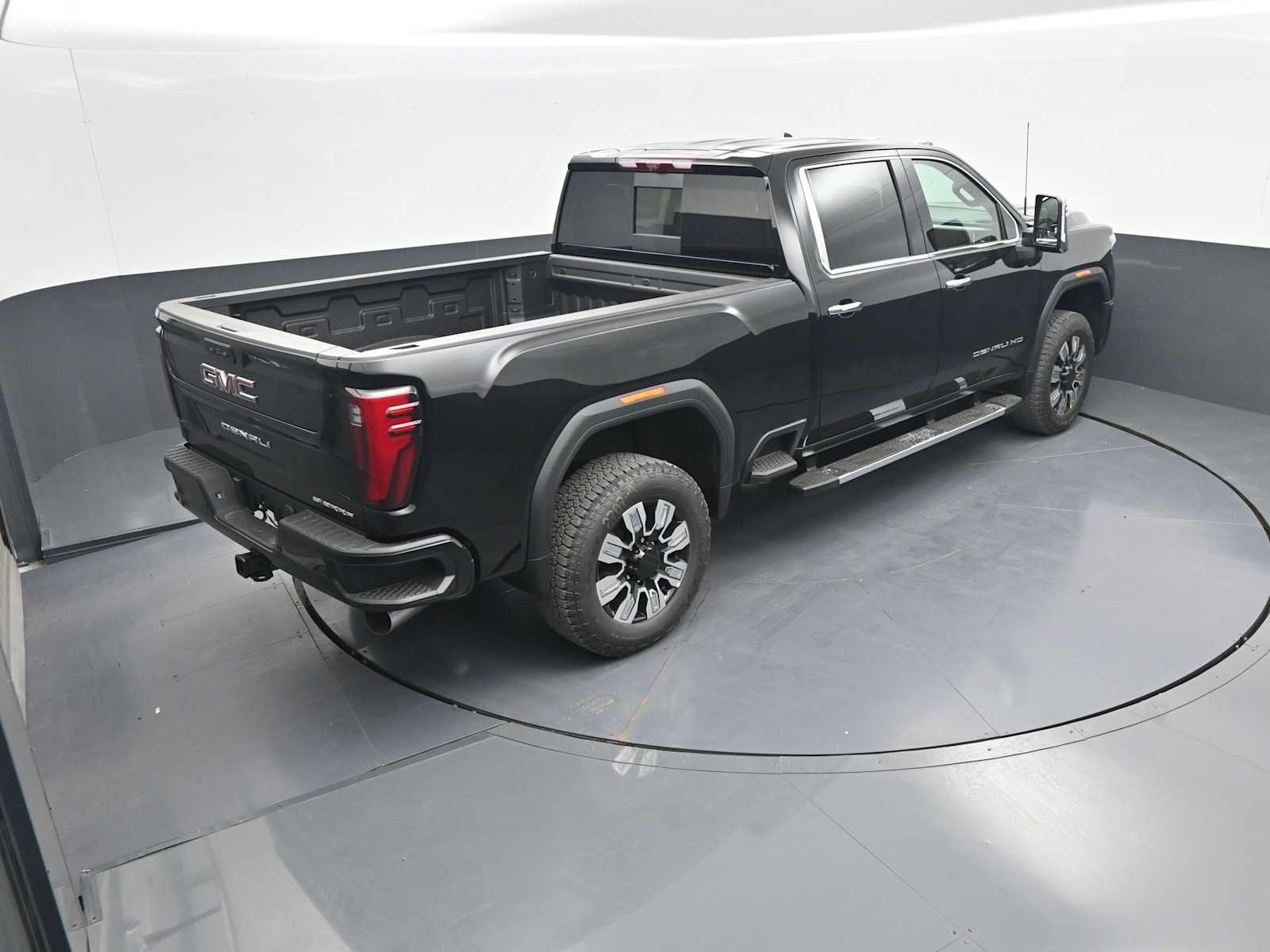 New 2026 GMC Sierra 2500 Denali w/ Technology Package AWD/4WD image 30