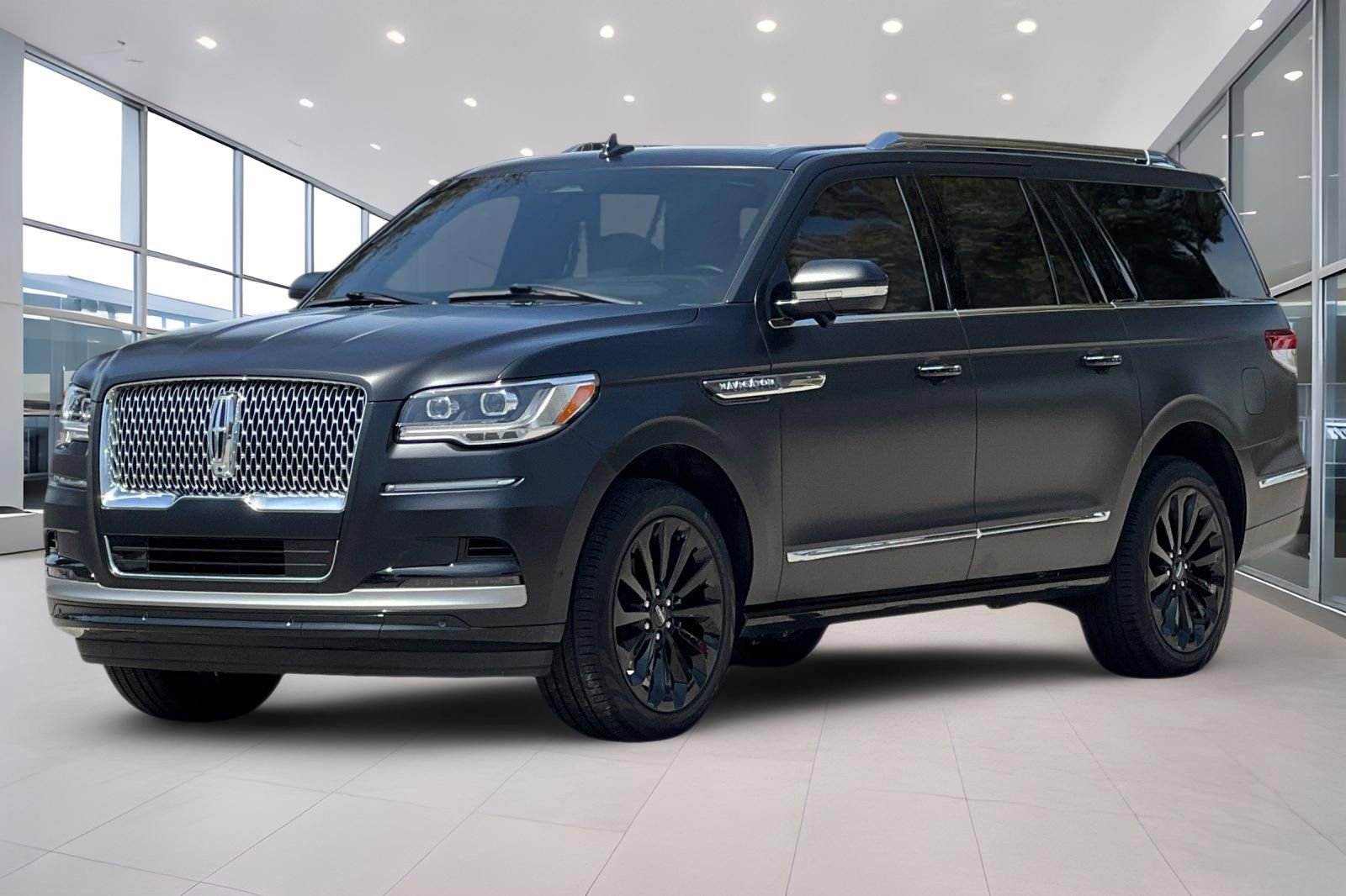 Certified 2024 Lincoln Navigator L Reserve AWD/4WD image 8