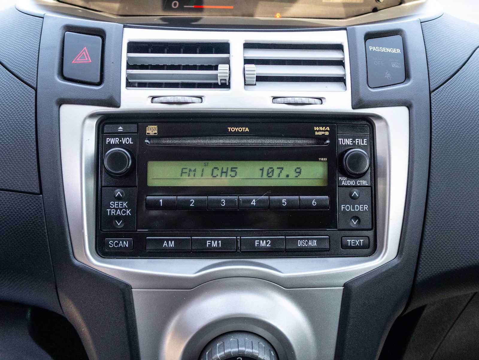 Used 2008 Toyota Yaris 2-Door Hatchback FWD image 34