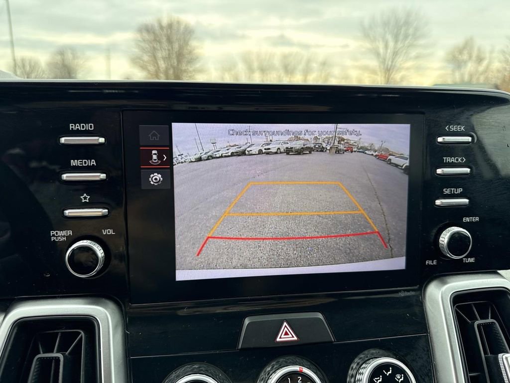 Used 2023 Kia Sorento LX image 17