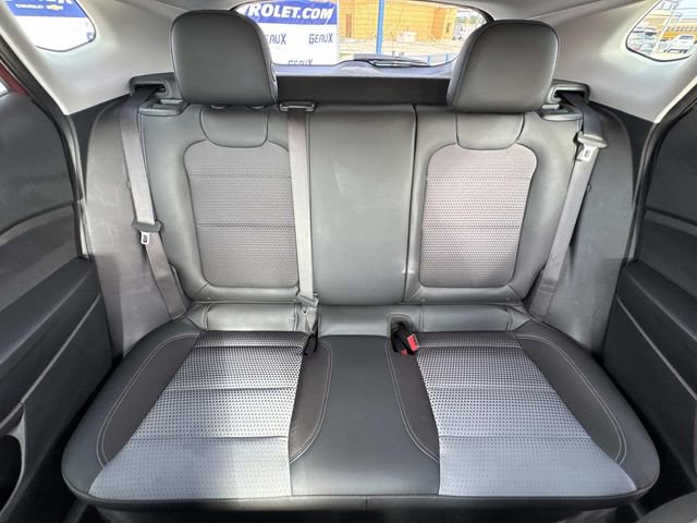 Used 2025 Chevrolet Trax LT w/ LT Convenience Package FWD image 51