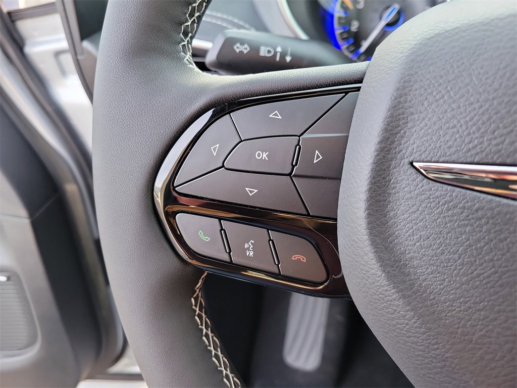 New 2026 Chrysler Pacifica Limited image 27