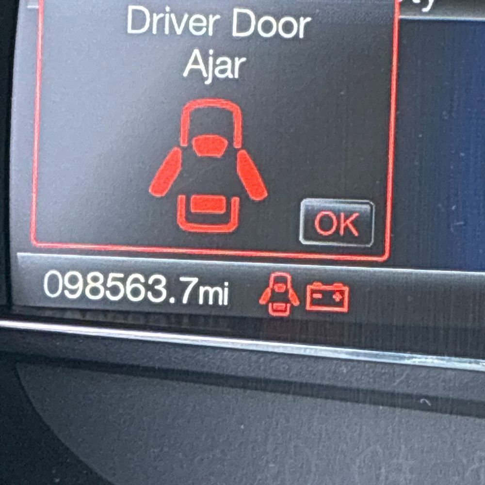 Used 2017 Ford Explorer Limited w/ Equipment Group 301A image 9