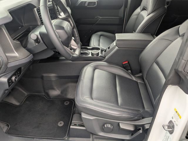 Used 2025 Ford Bronco Badlands image 16