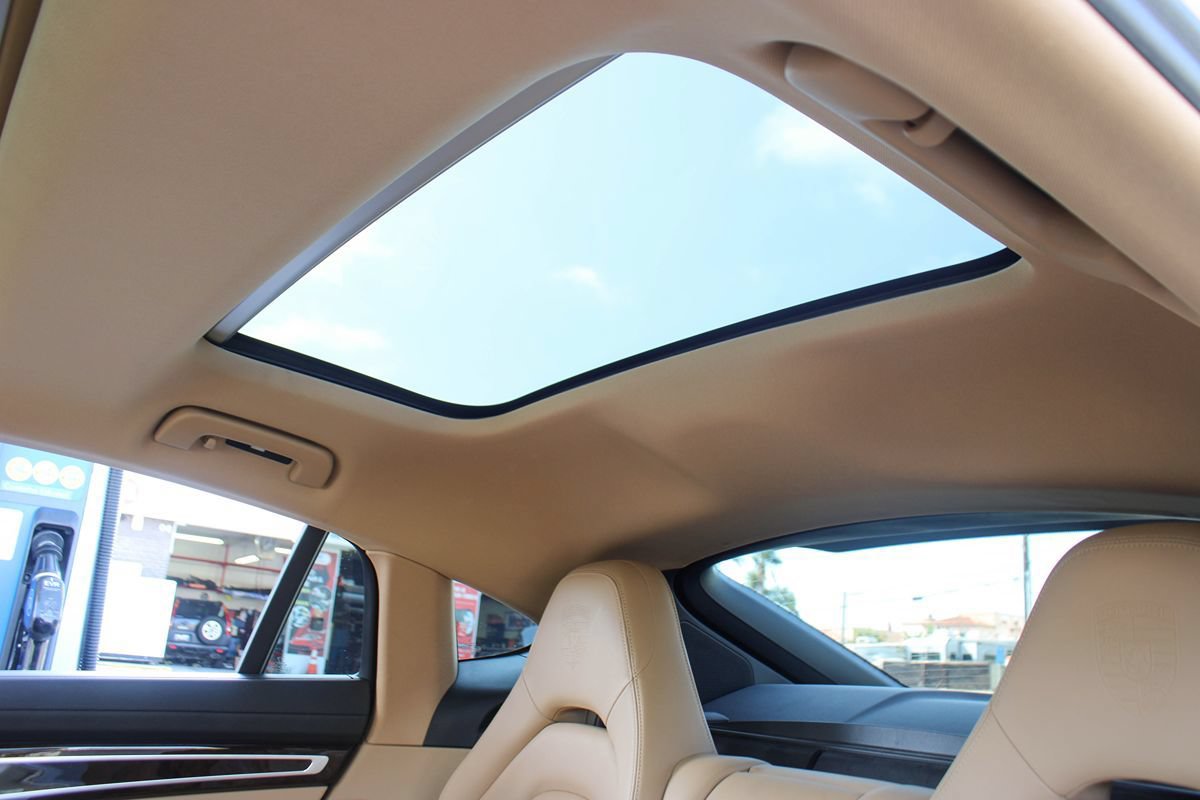 Used 2020 Porsche Panamera 4 E-Hybrid AWD/4WD image 37